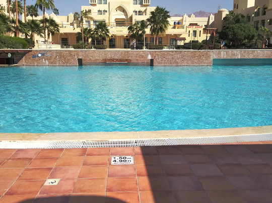 亚喀巴塔拉湾丽笙布鲁度假酒店主图