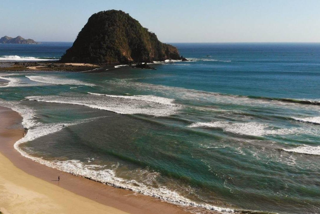 Holidays Always Fun-巴纽旺宣必去景点