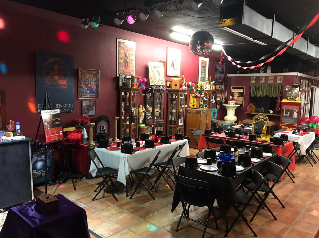 Tomaso's Magic Tricks and Treasures-Lantana必去景点