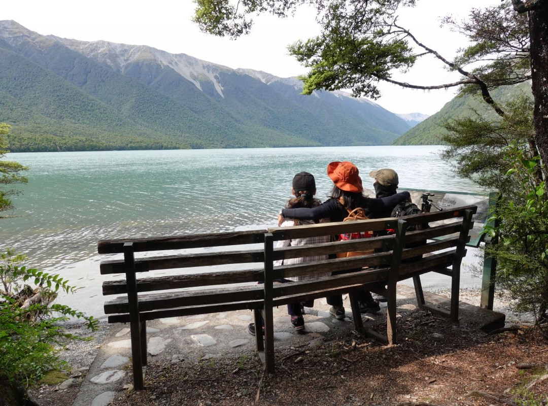 Brunner Peninsula Nature Walk景点图片