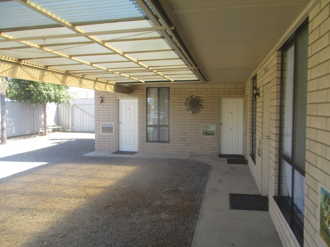 第七街汽车旅馆主图