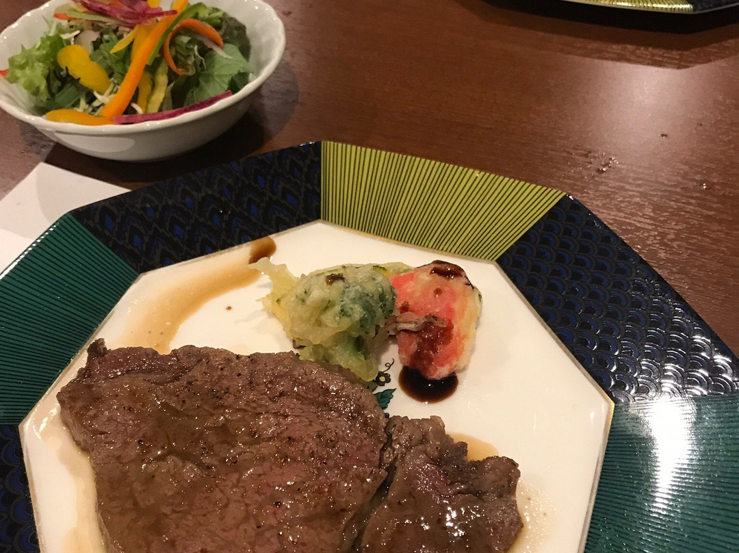 Suzu Beach Hotel主图
