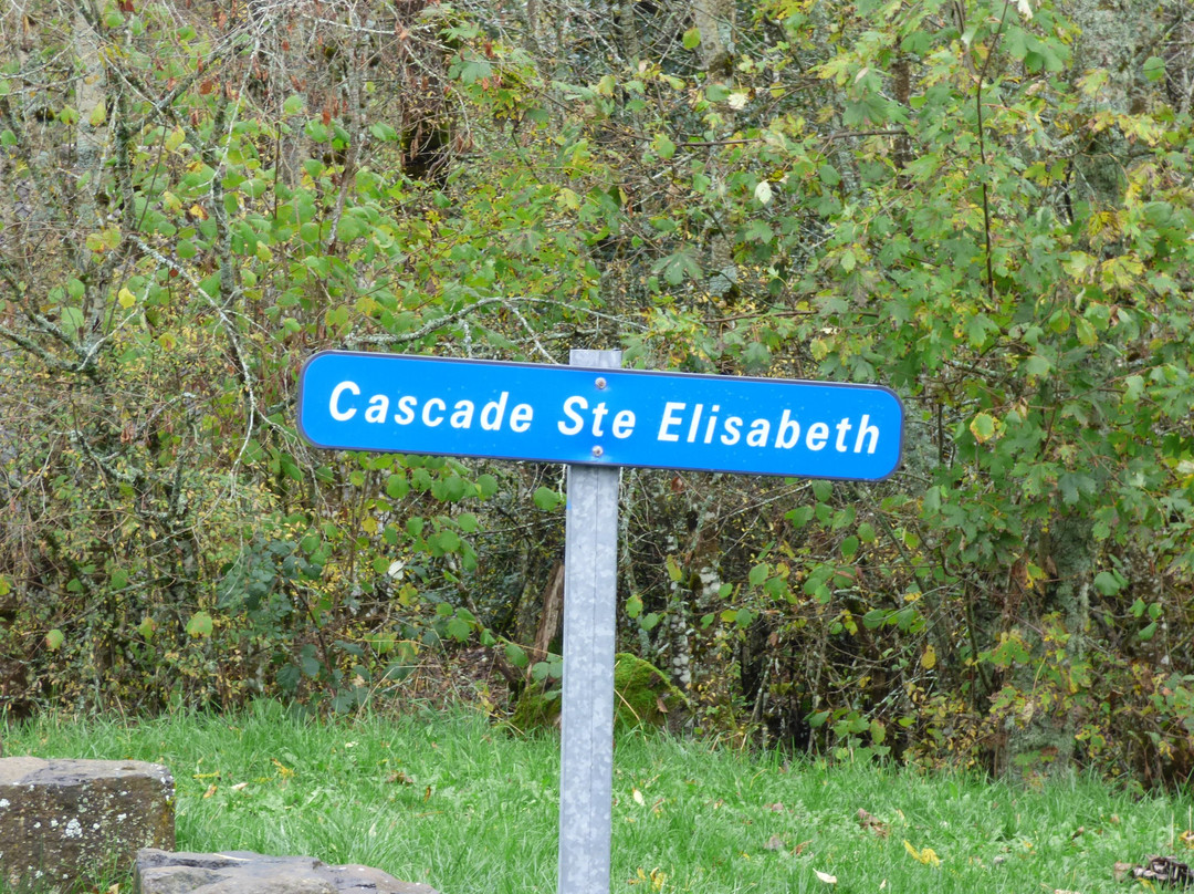 Cascade Sainte Elisabeth-La Tour-d'Auvergne必去景点