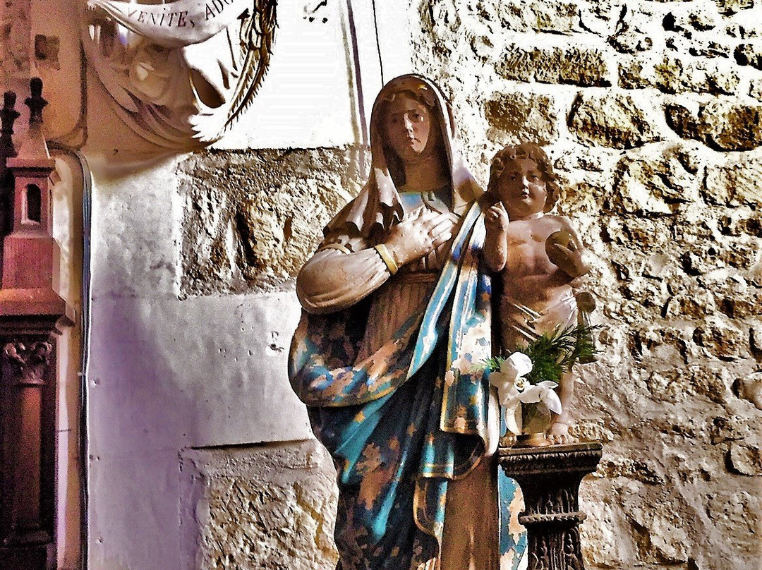 Eglise Saint Cybard-Latille必去景点
