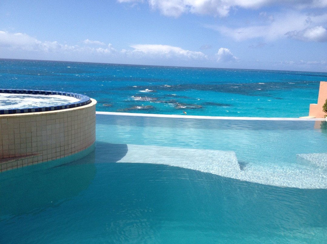 珊瑚礁俱乐部度假村主图