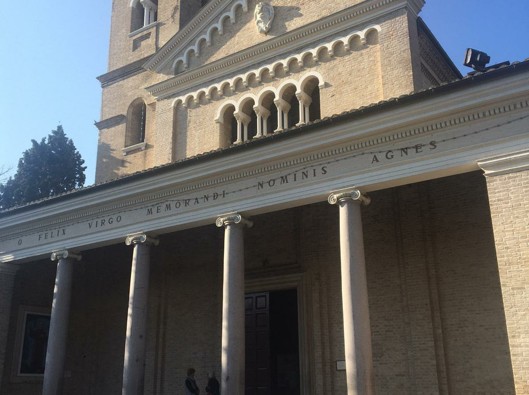 Chiesa di Sant'Agnese-Pineto必去景点