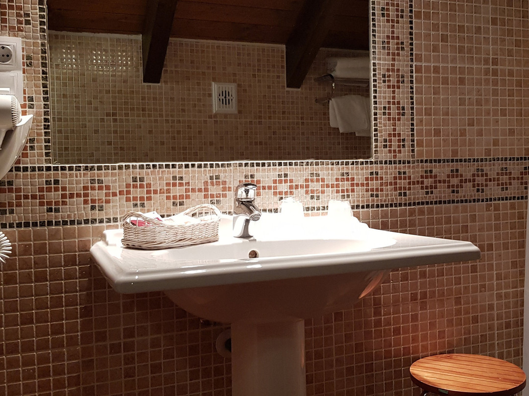 阿斯纳尔伯爵酒店主图