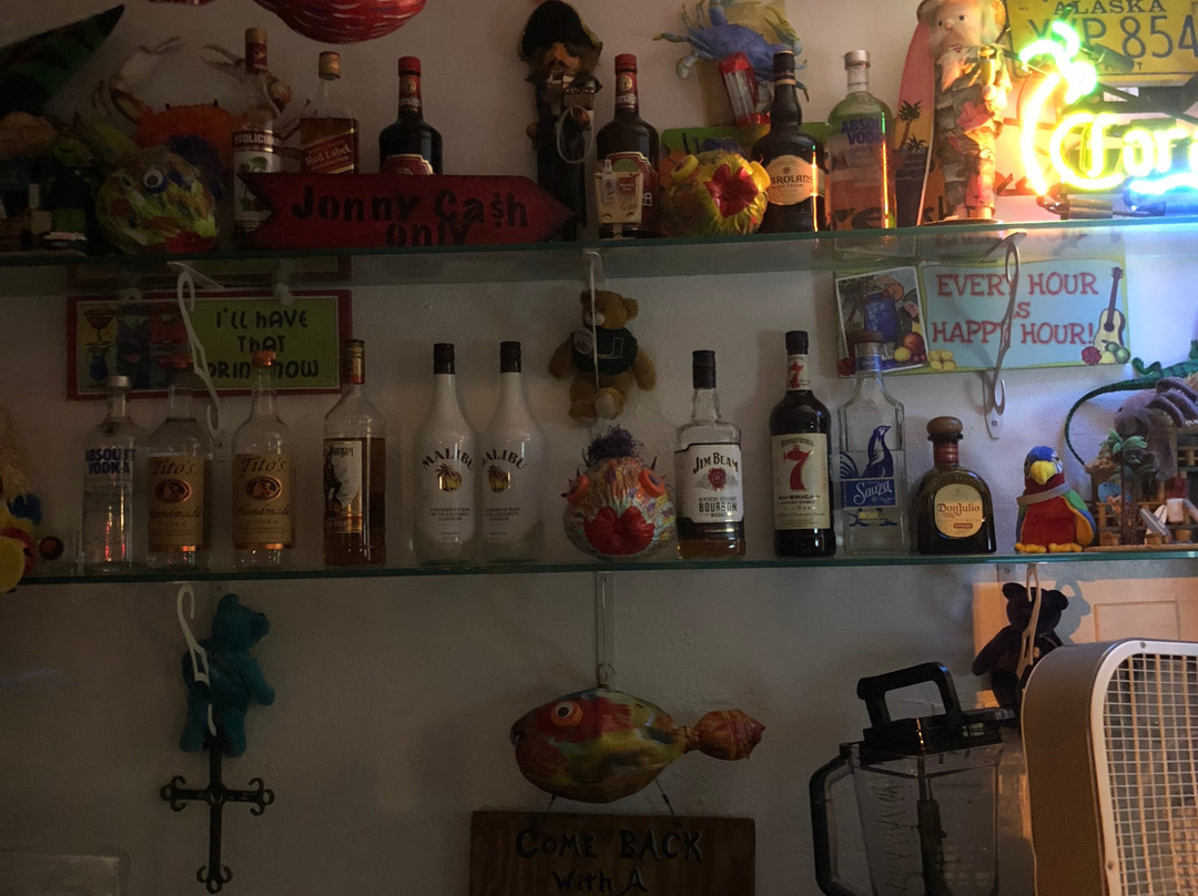 Hillsboro Beach旅游景点-Jonny Cocktails Pool Bar