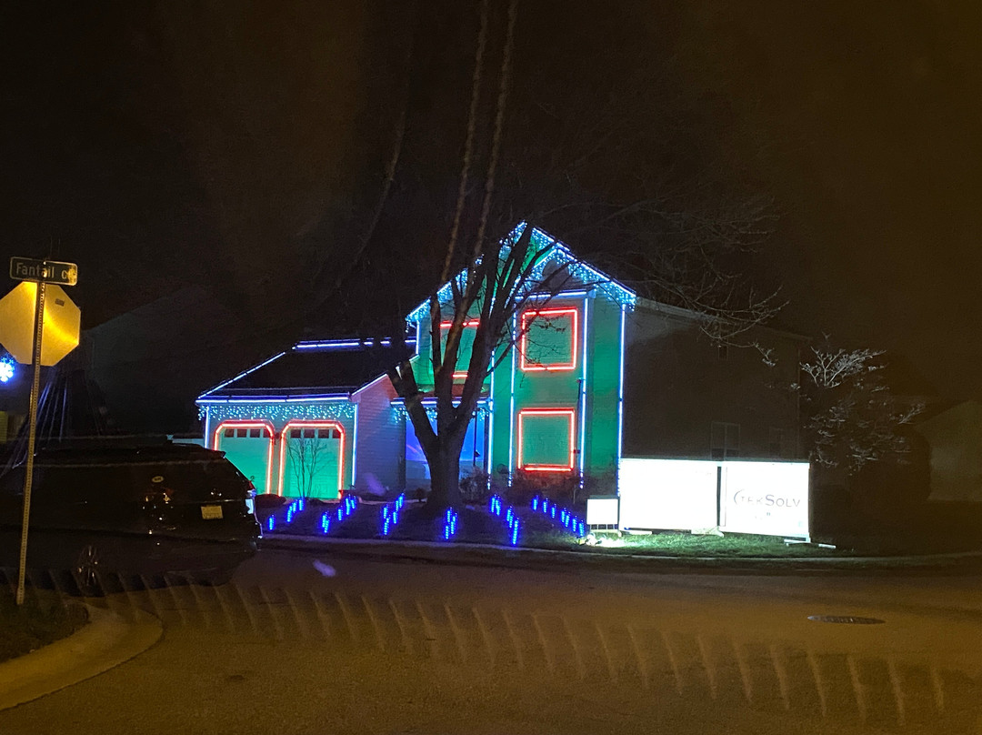 Mussers Christmas Light Show景点图片