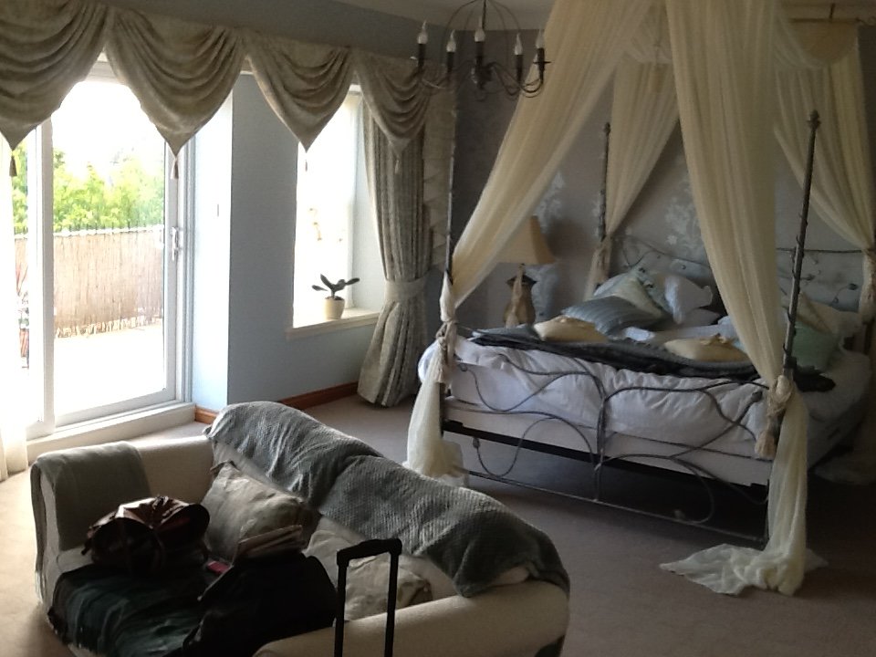 Adniston Manor-官方