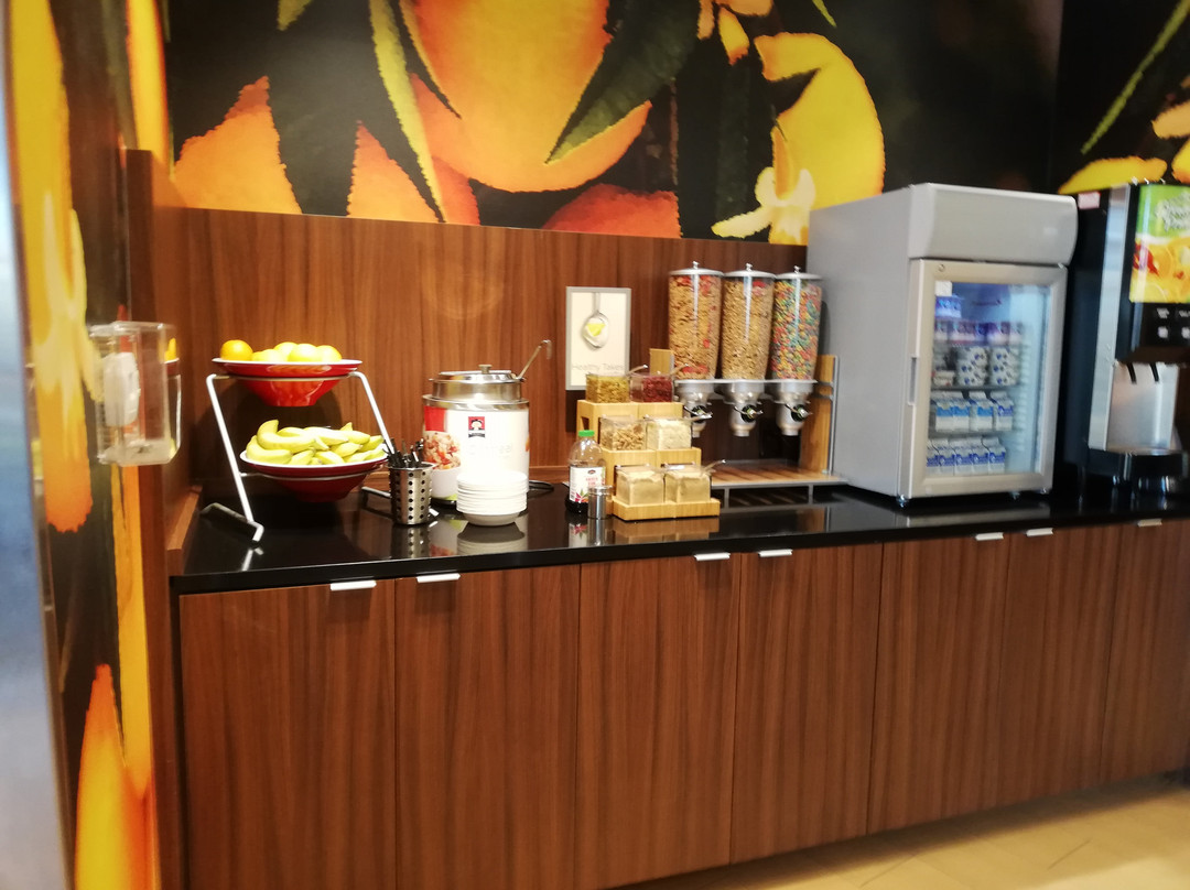 Fairfield Inn & Suites Van主图