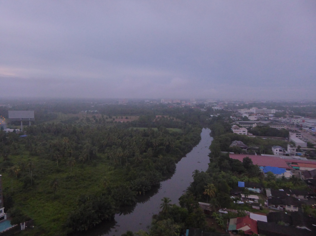 钻套房酒店主图