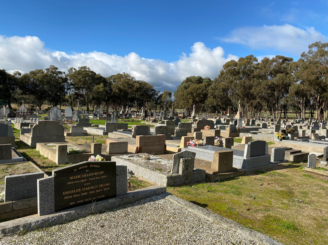 Euroa Public Cemetery景点图片