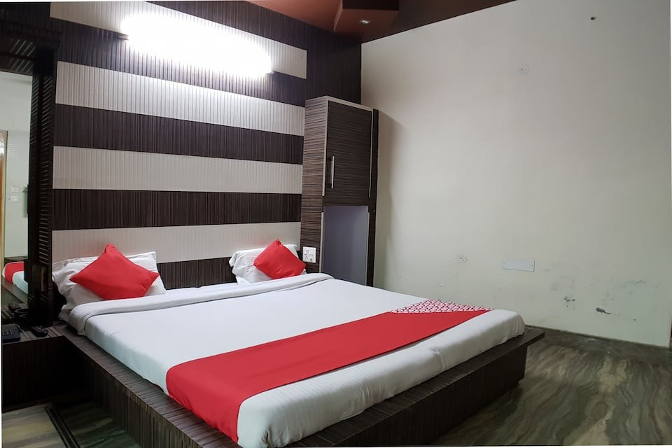 OYO 30576 Satyam Regency