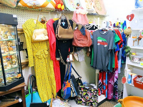 Treasures Antique Mall-库克维尔必去景点