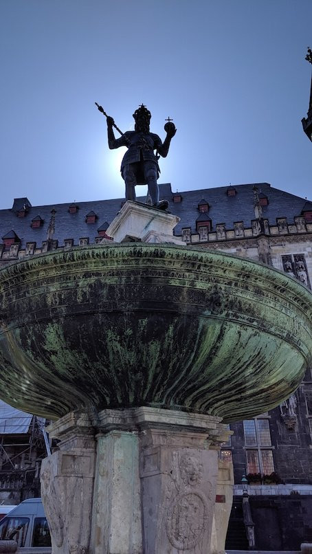 Karlsbrunnen-亚琛必去景点