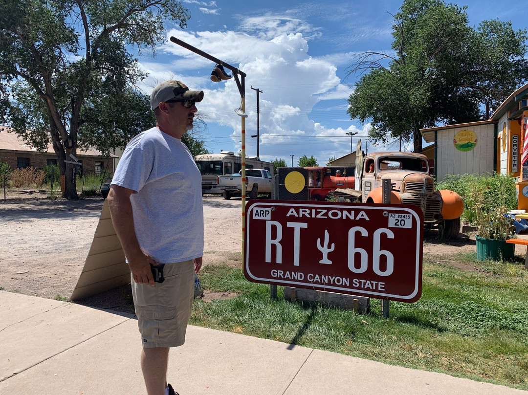 Rt 66 Hippie Cricket-塞利格曼必去景点