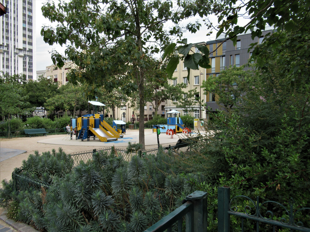 Square de la place de Bitche-巴黎必去景点