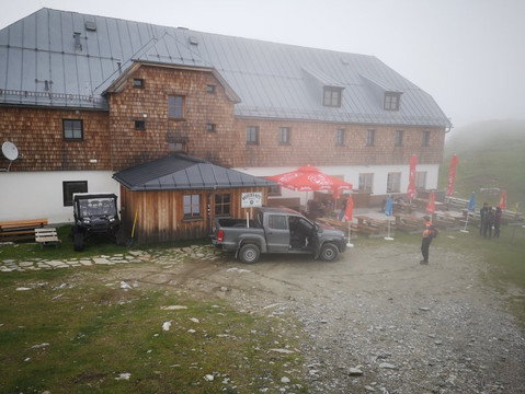 Krefelder Hutte主图