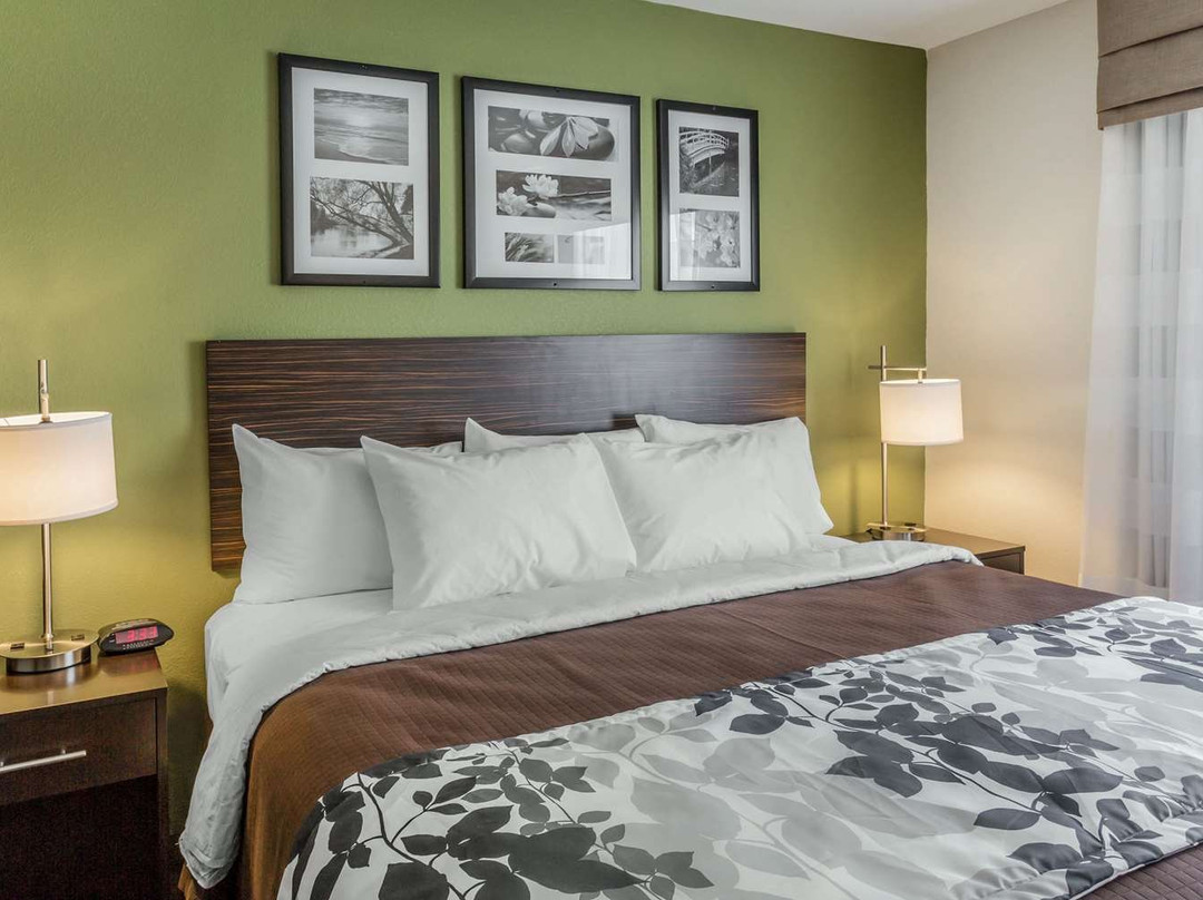 Sleep Inn & Suites主图