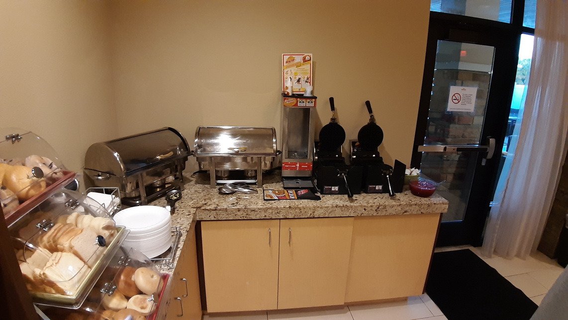 Candlewood Suites Fargo South - Medical Center, an IHG hotel-餐饮