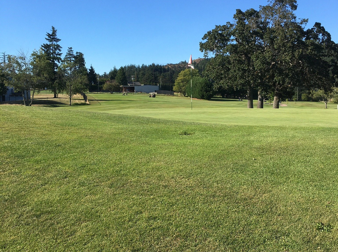 Mount Douglas Golf Course景点图片