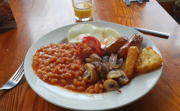 德比南普瑞米尔酒店主图