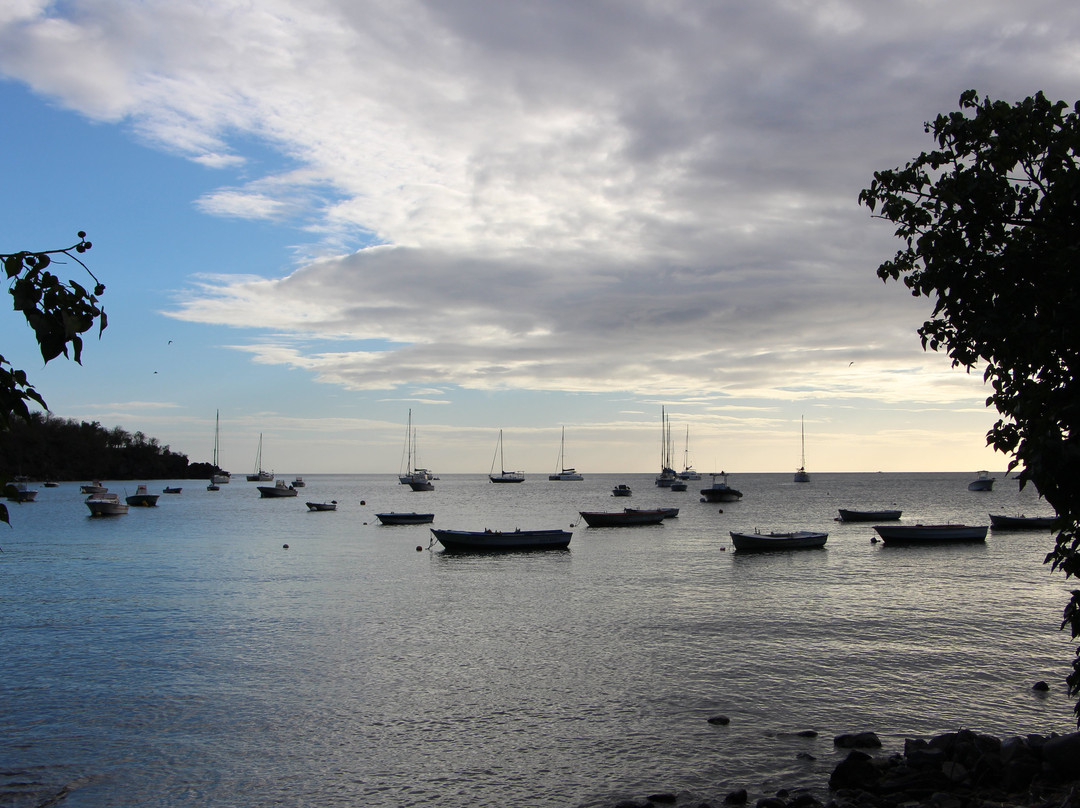 Anse a la Barque-Bouillante必去景点