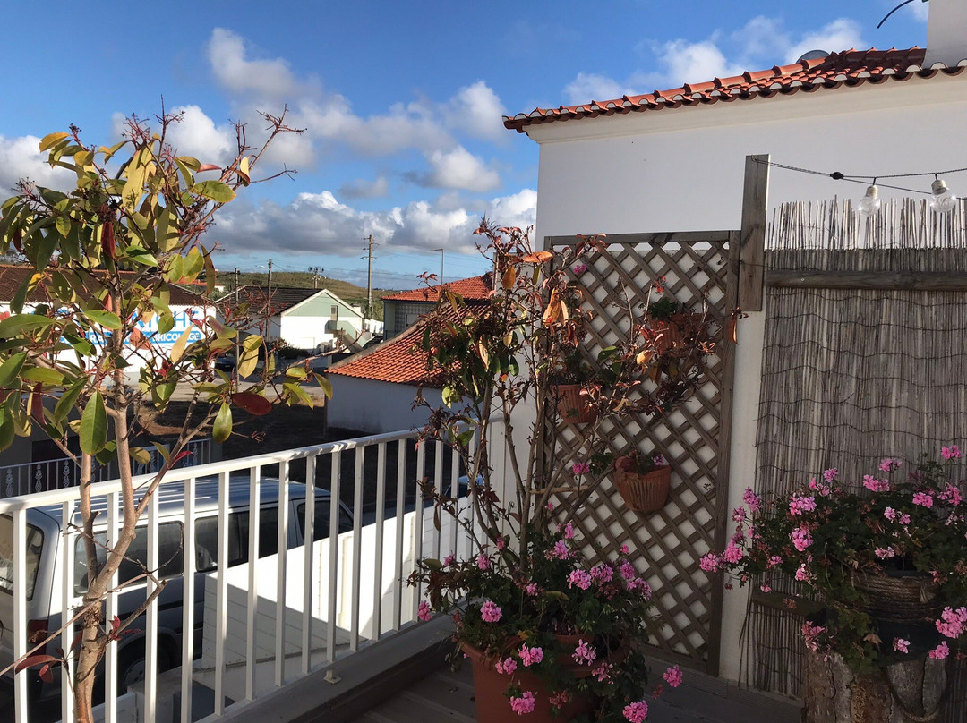 Moniz Surf Lodge
