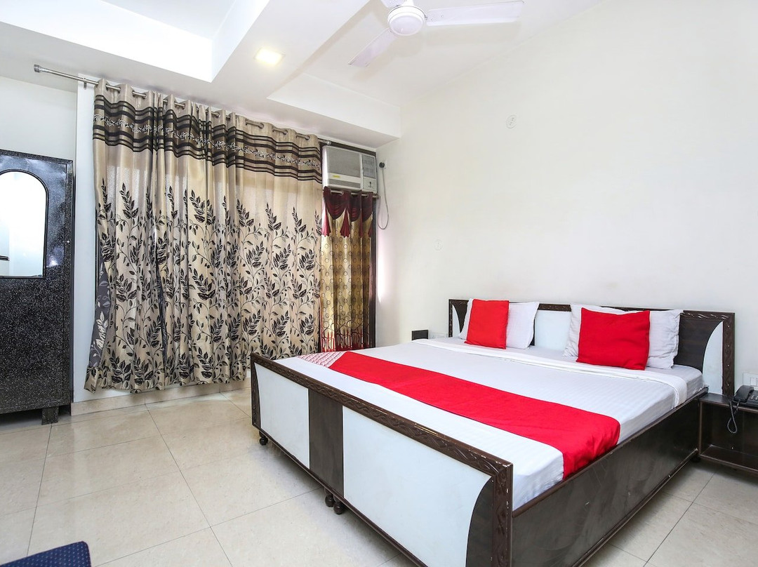 OYO 24978 Maryada Hotel主图