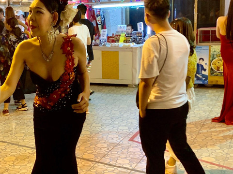 金东尼人妖秀-曼谷必去景点