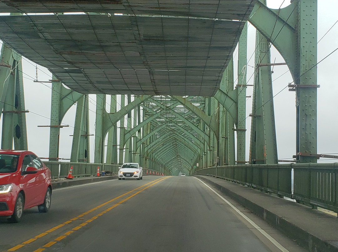 McCullough Memorial Bridge景点图片