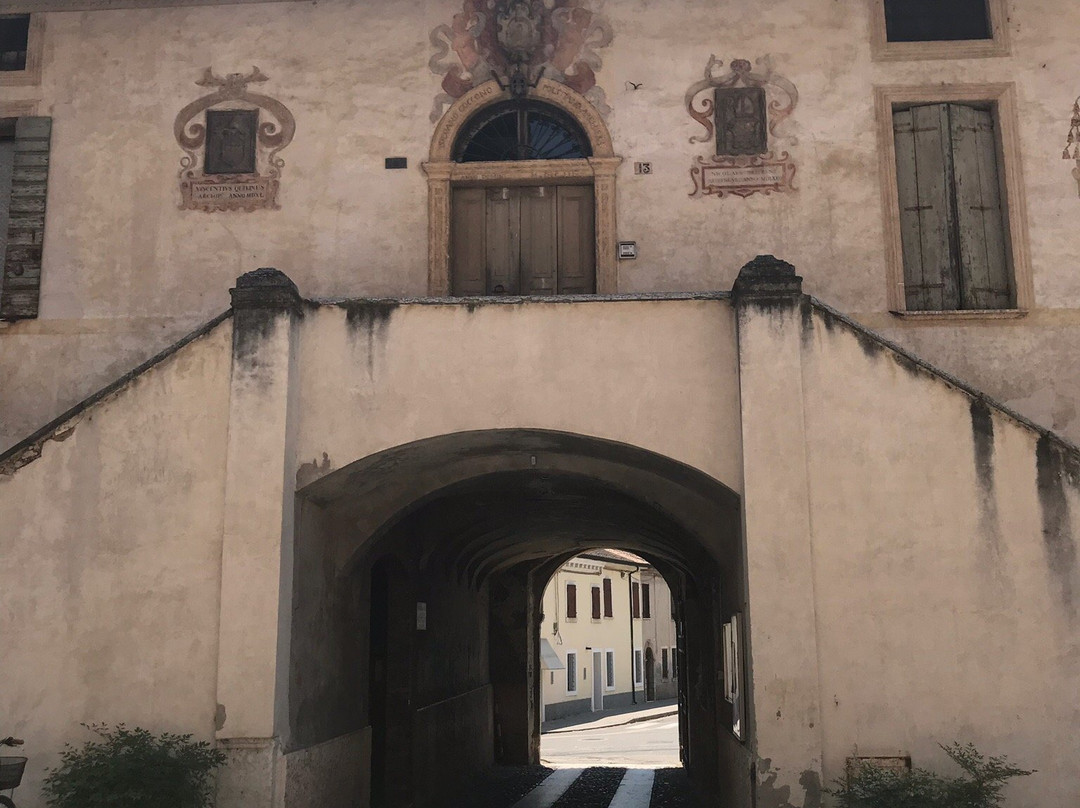 Chiesa SS. Stefano e Giacomo景点图片