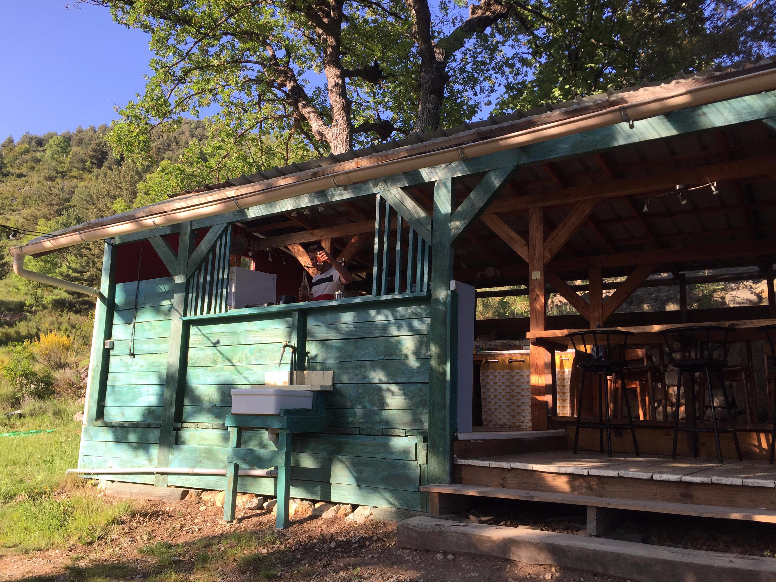 Les Cabanes De La Vigiere-餐饮