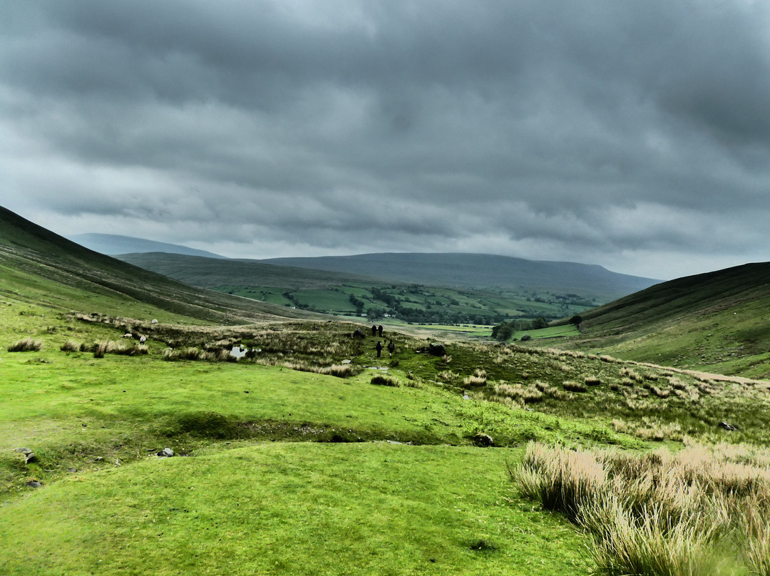 Cautley Spout Waterfall景点图片