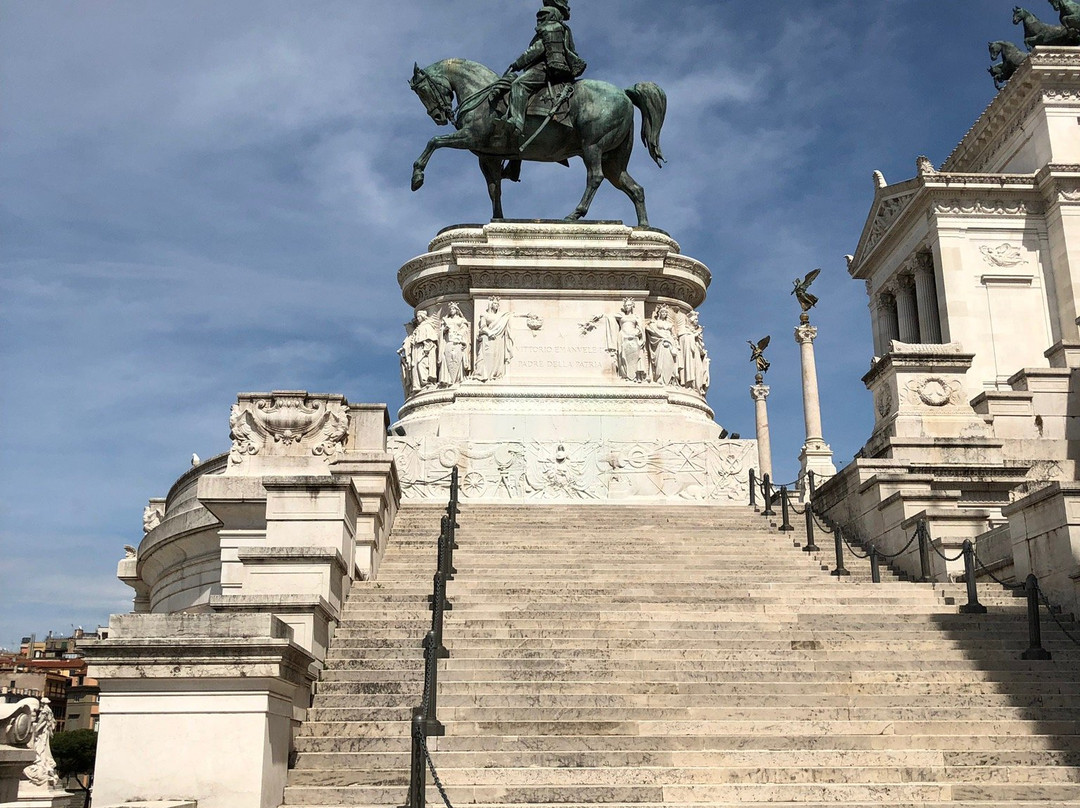 维克多伊曼纽二世纪念碑景点图片