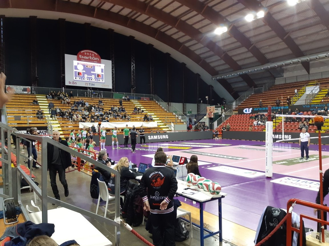 Ferro di Cavallo旅游景点-Palasport Evangelisti