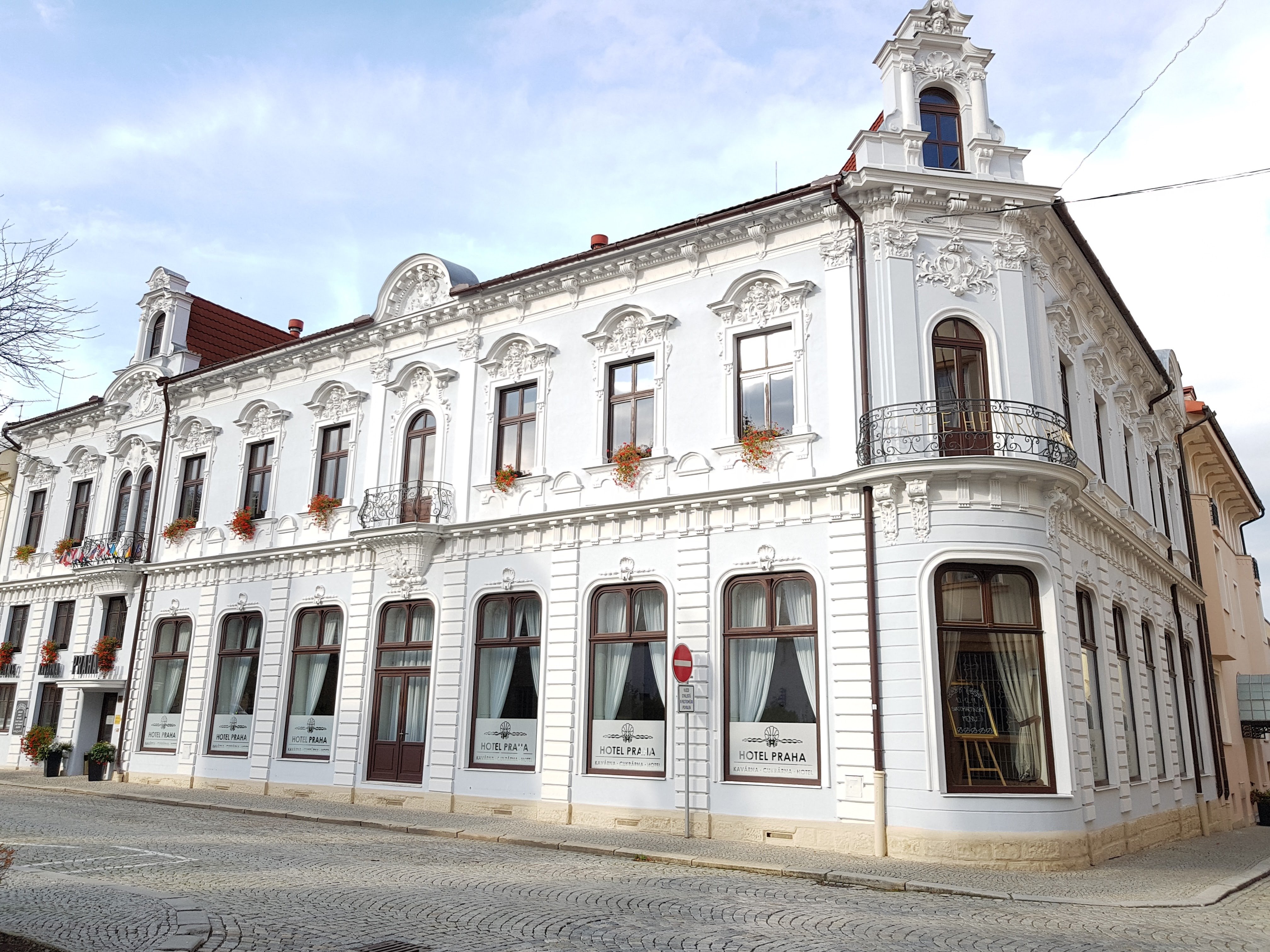 Hotel Praha-官方