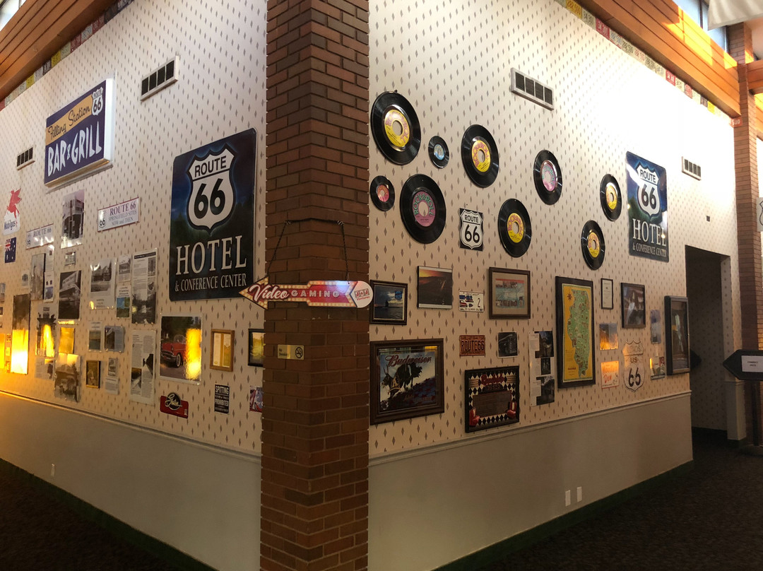 Route 66 Hotel And Conference Center主图