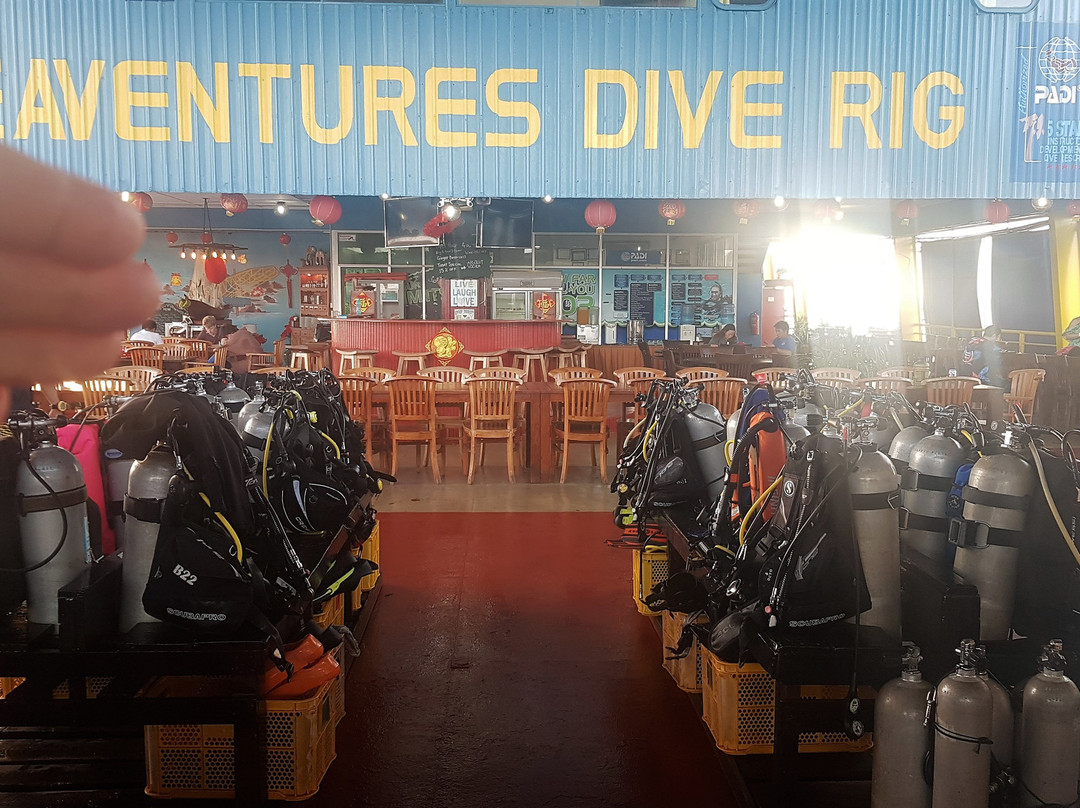 海洋探险潜水度假村主图