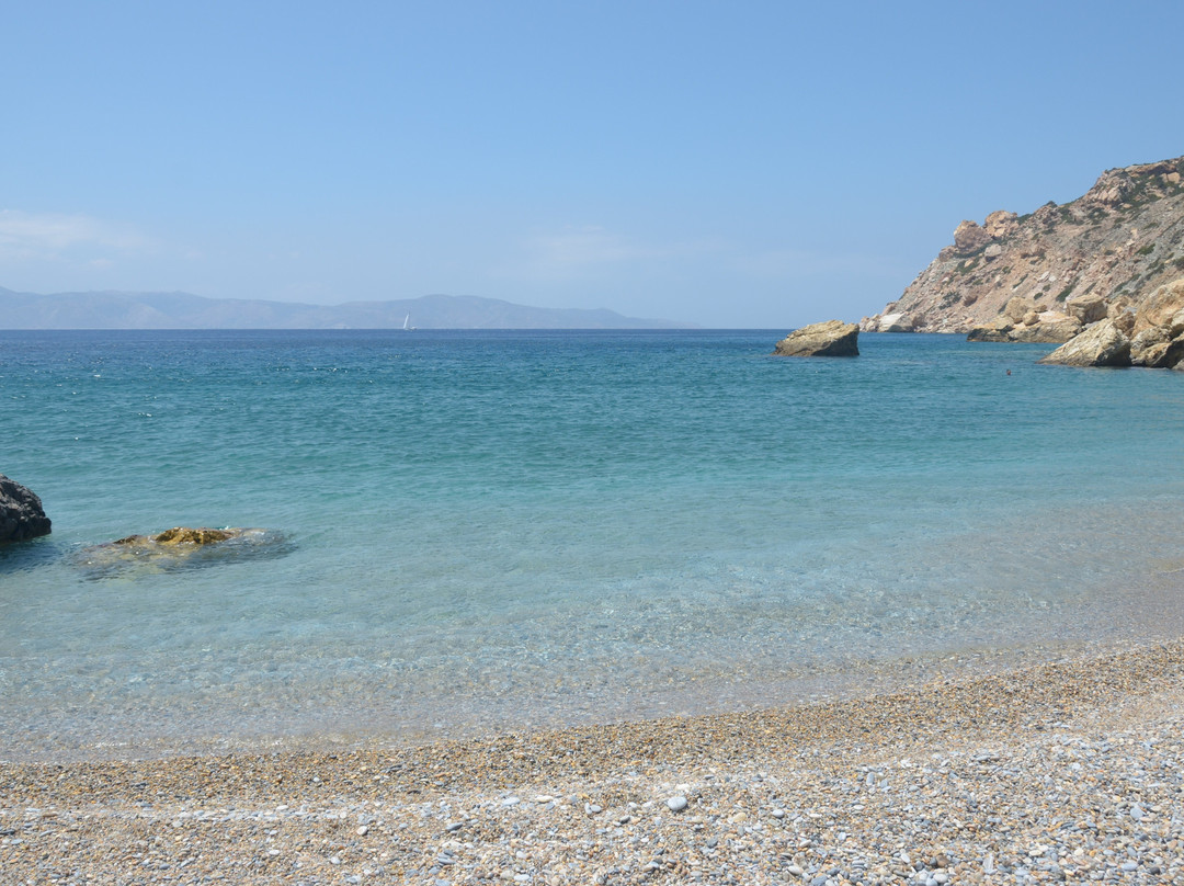 Karvounolakos Beach-Irakleia必去景点