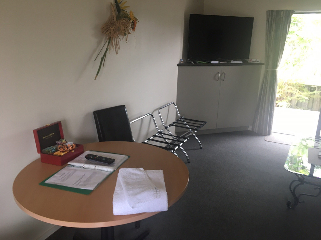 Peninsula Motel主图