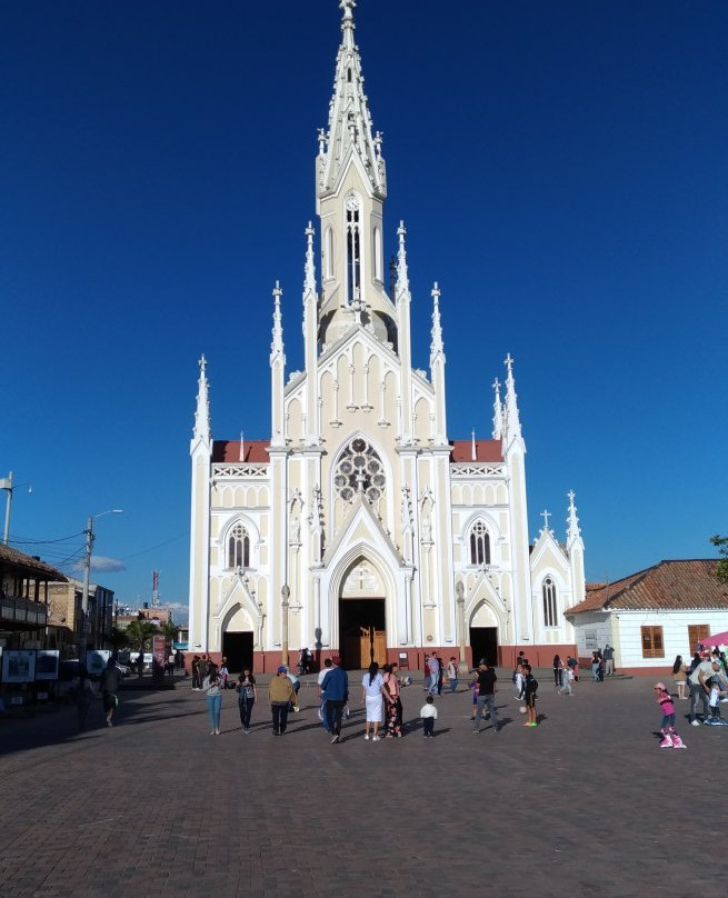 Basilica del Santo Cristo de Ubate景点图片