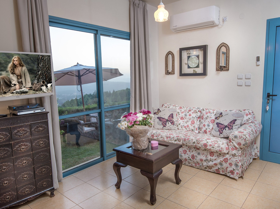 Samayim Vaaretz主图