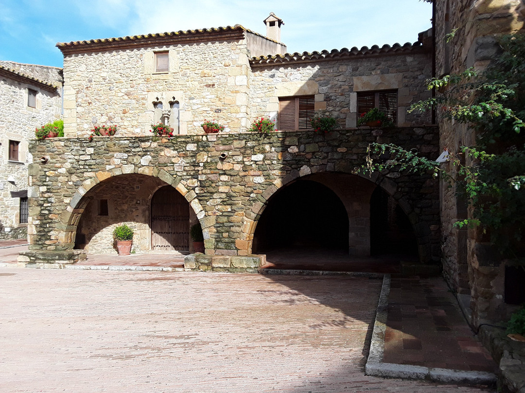 Monasterio de Sant Miquel de Cruilles景点图片