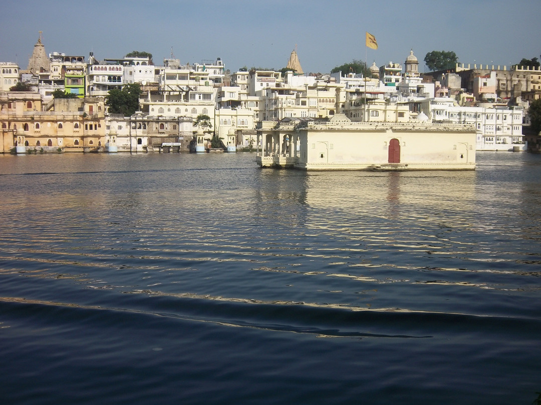 皮丘拉湖酒店主图