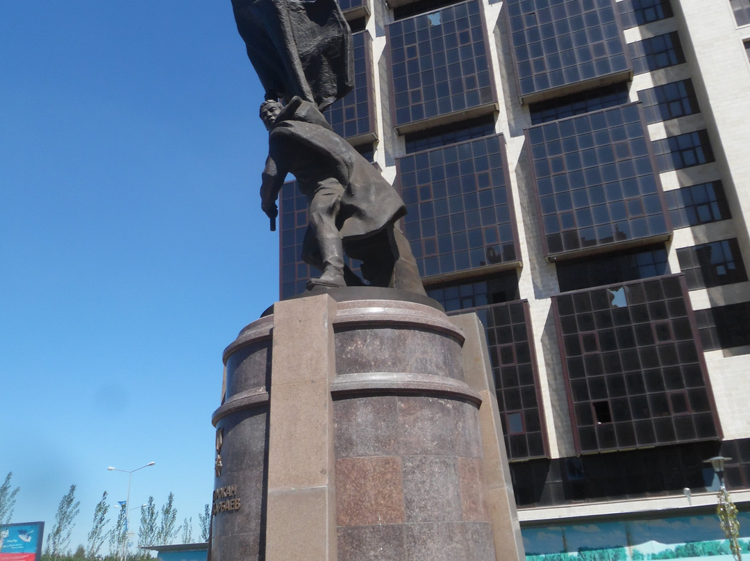 Akkayyn旅游景点-Rakhimzhan Qoshqarbaev Monument