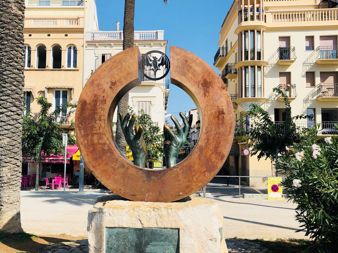 Monumento a Bacardi-锡切斯必去景点