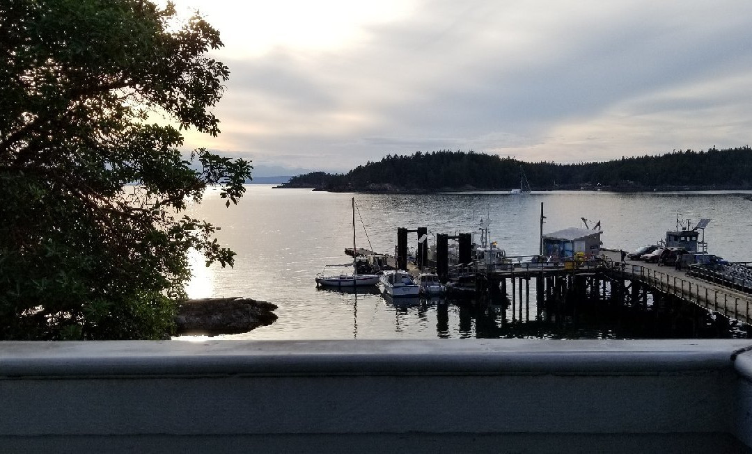 Lasqueti Island Hotel, Pub & Restaurant主图