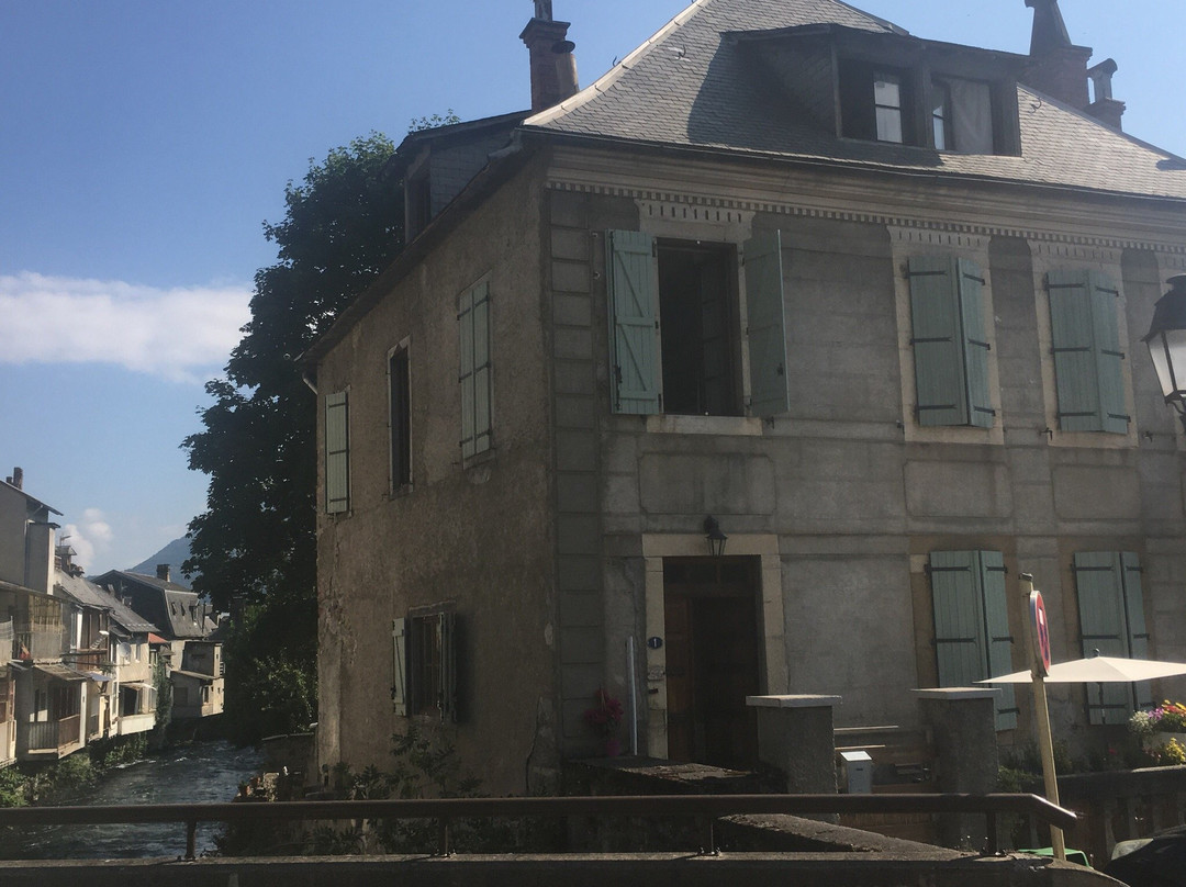 Les Deux Rives